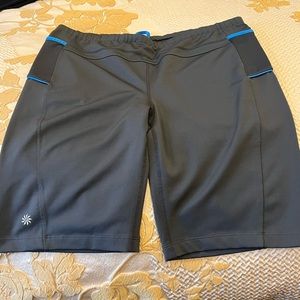 Athleta gray/black brand new shorts 1X